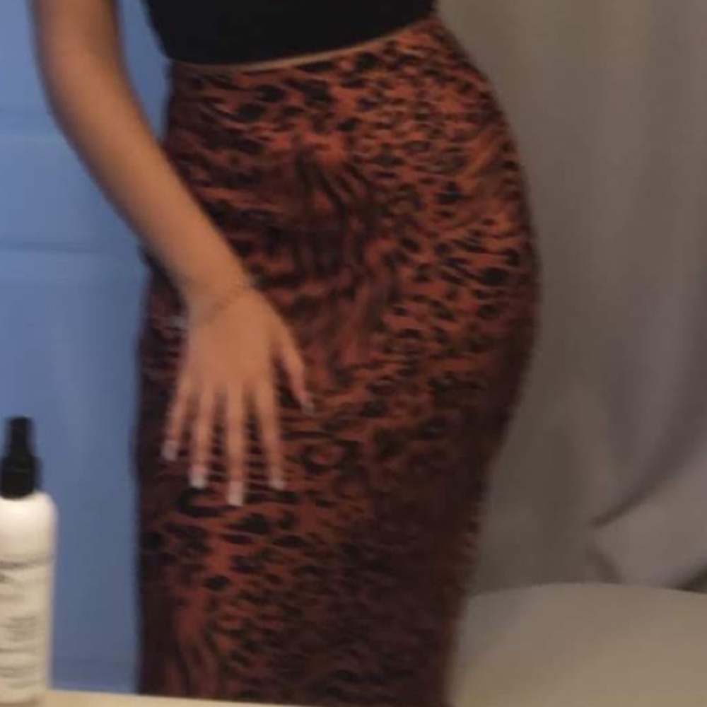 ORANGE CHEETAH MIDI SKIRT